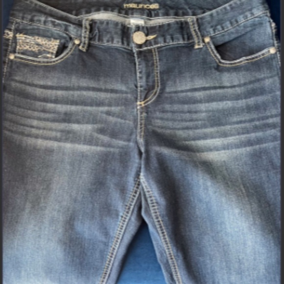 Maurices Boot Cut Low Rise Women’s Jeans; Embellished Pockets - Picture 1 of 6